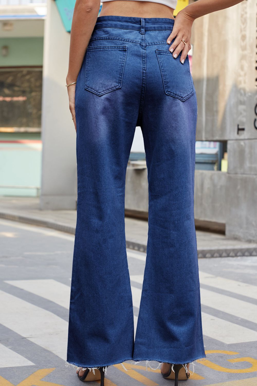 Distressed Loose Fit Jeans